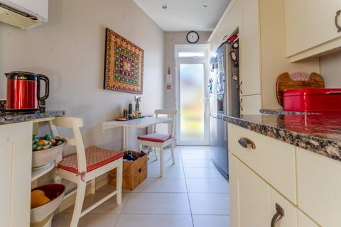 22 Burnham Drive, Worcester Park, KT4 8SF