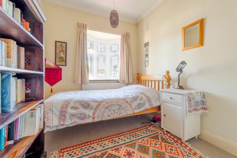 22 Burnham Drive, Worcester Park, KT4 8SF