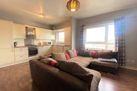 3 bedroom flat to rent, New Mart Place, Chesser, Edinburgh, EH14