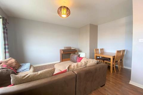 3 bedroom flat to rent, New Mart Place, Chesser, Edinburgh, EH14