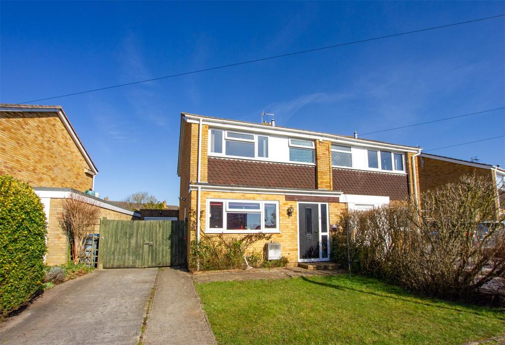 Burwell Drive, Witney, OX28 3 bed semidetached house £300,000