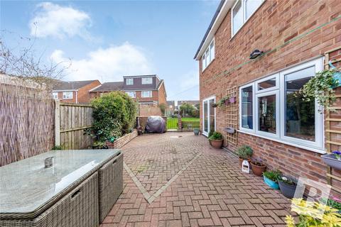 11 Roding Way, Rainham, RM13 9QD