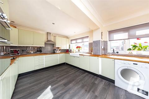 11 Roding Way, Rainham, RM13 9QD