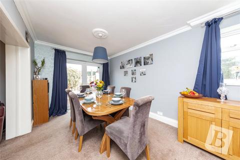 11 Roding Way, Rainham, RM13 9QD