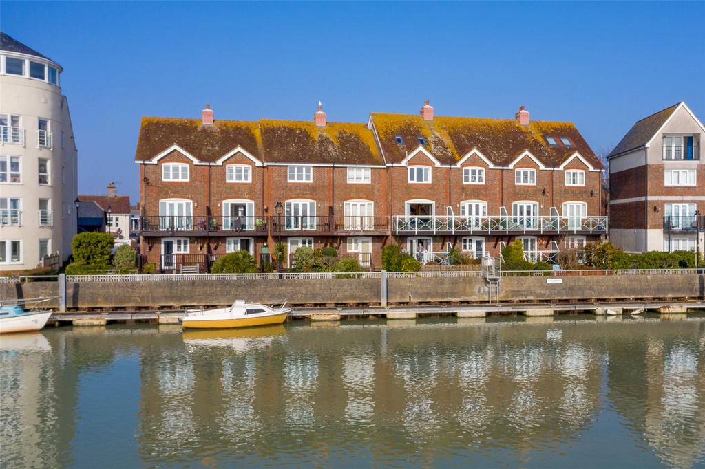 Mariners Quay, Littlehampton, BN17 3 bed terraced house £500,000