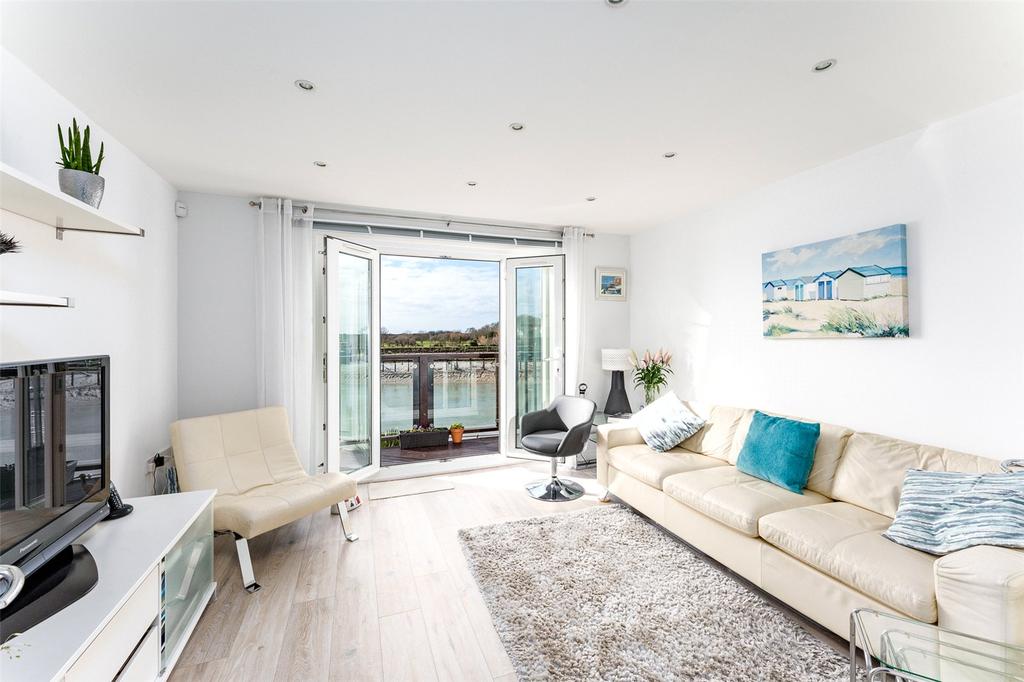 Mariners Quay, Littlehampton, BN17 3 bed terraced house £500,000