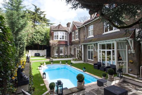 10 bedroom detached house to rent, Frognal, Hampstead, London NW3