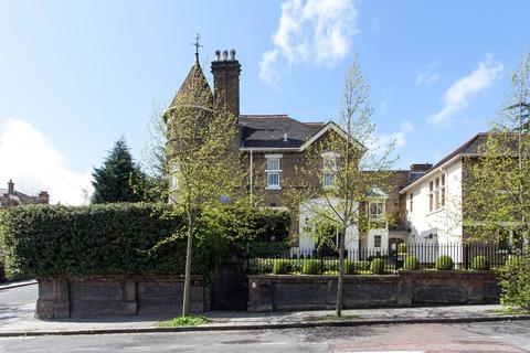 10 bedroom detached house to rent, Frognal, Hampstead, London NW3