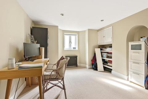 9 Artillery Road, Guildford, GU1 4NW