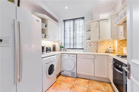3 bedroom detached house to rent, Frognal, Hampstead, London NW3