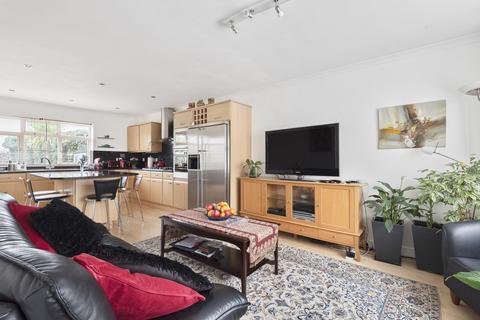 125 Durlston Road, Kingston Upon Thames, KT2 5RS