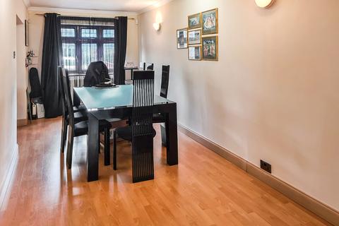 30 Wharf Road, Wraysbury, Staines, TW19 5JQ