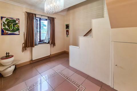30 Wharf Road, Wraysbury, Staines, TW19 5JQ