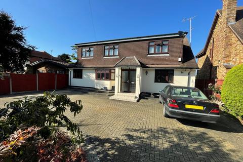 30 Wharf Road, Wraysbury, Staines, TW19 5JQ