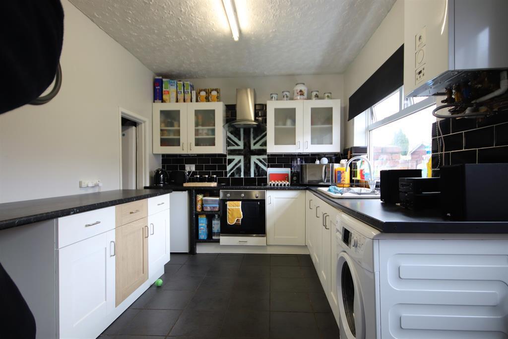 Kirkhall Lane, Leigh, WN7 1SA 2 bed terraced house £90,000