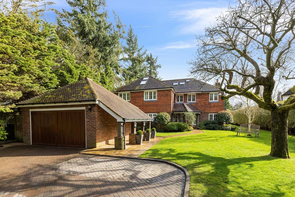 Miles Lane, Cobham, Surrey, KT11 5 bed detached house £1,950,000