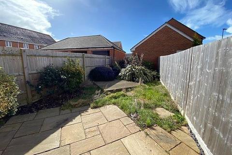 3 bedroom terraced house to rent, Bay Bridge Crescent, Felpham, Bognor Regis, PO22