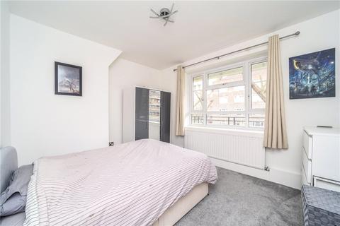 33 Lawrence Close, London, W12 7ND