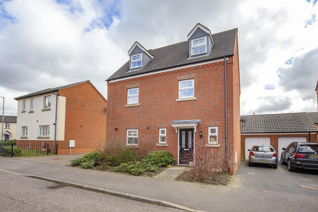 Kingfisher Close, Round House Park 4 bed detached house £1,500 pcm (£