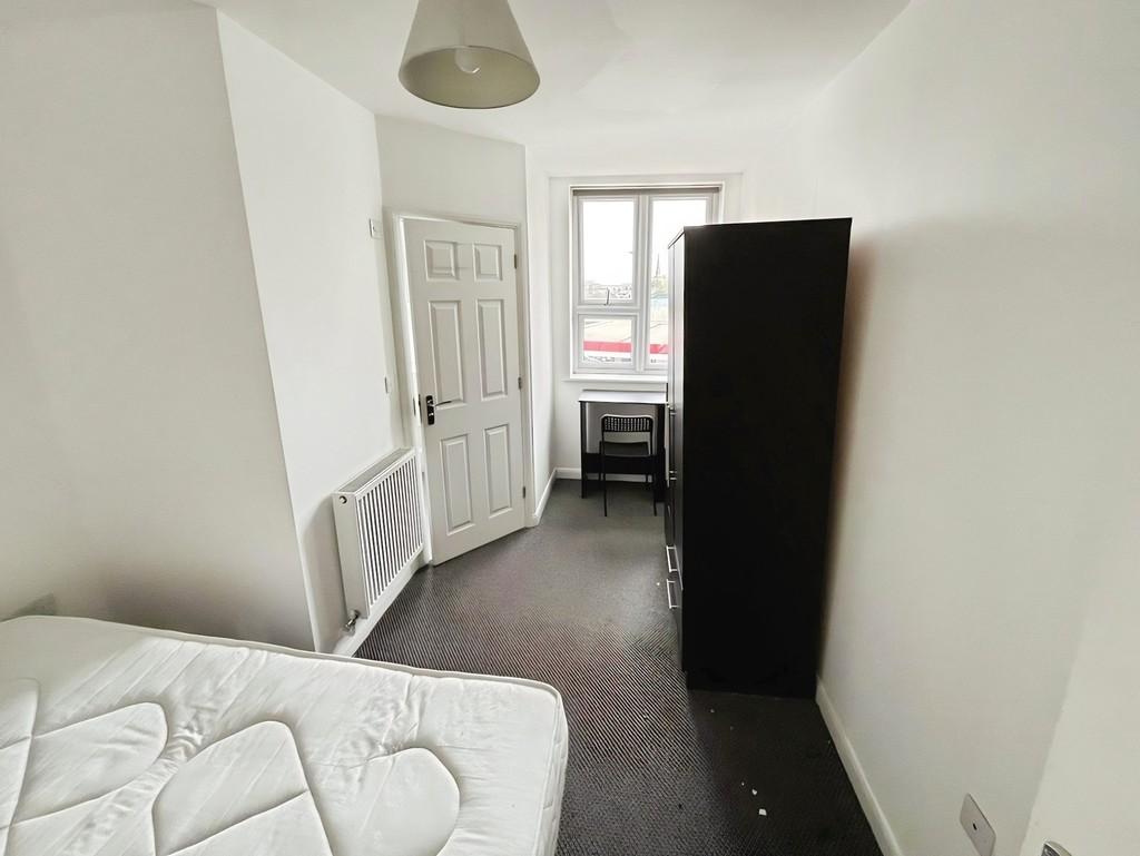Ed2f20d7-one 20of 20the 20bedrooms