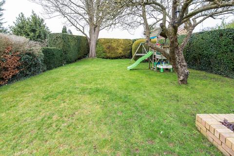 6 Briar Lane, Carshalton, SM5 4PX