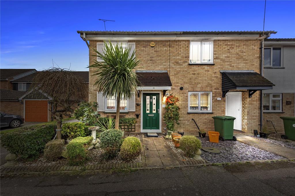 Brooklands Park, Laindon West, SS15 2 bed end of terrace house £300,000