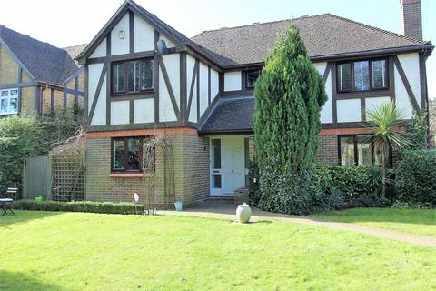 1 Home Meadow, Banstead, SM7 2DX