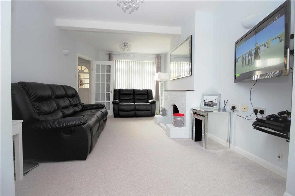 Glebe Way, Hornchurch 3 bed semidetached house £1,500 pcm (£346 pw)