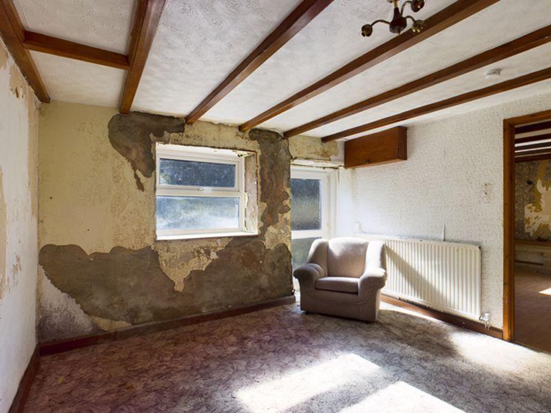 Blaenycoed Road, Carmarthen 4 bed detached house £350,000