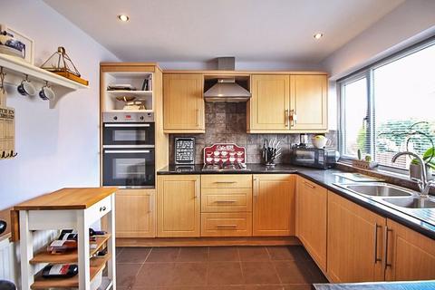 80 Deepdale Lane, Lower Gornal, Dudley, DY3 2AE