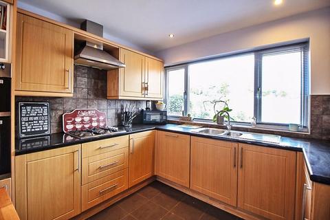 80 Deepdale Lane, Lower Gornal, Dudley, DY3 2AE