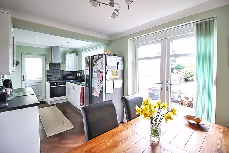 Dining kitchen