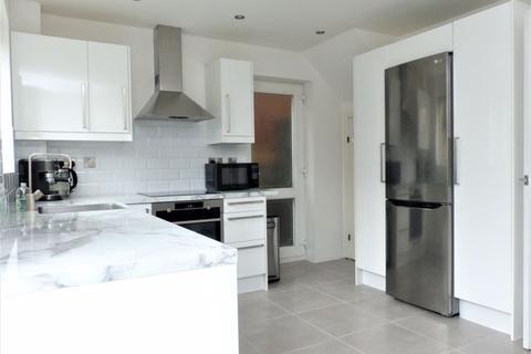 46 Betteridge Drive, Sutton Coldfield, B76 1FN