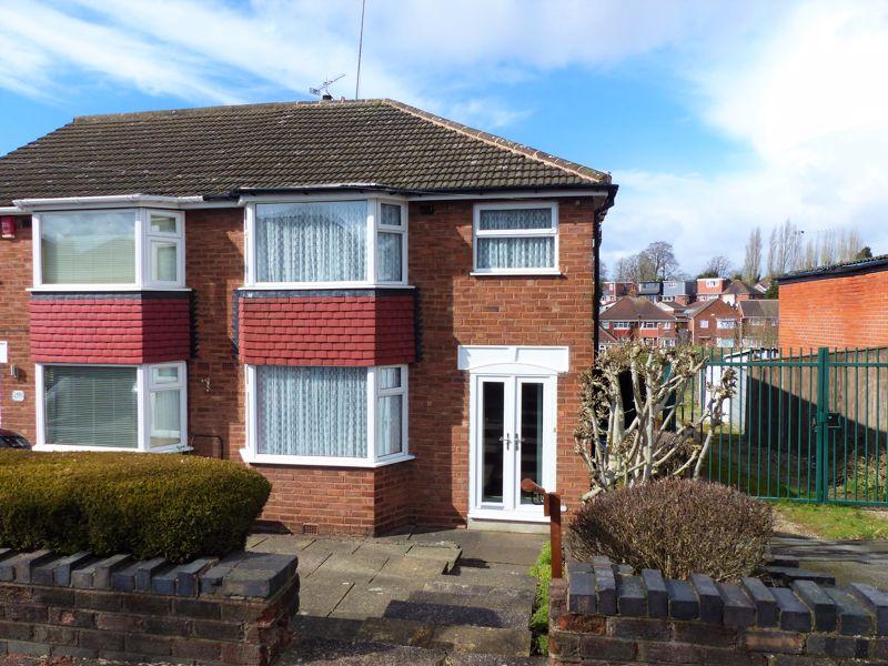 Lechlade Road, Great Barr, Birmingham 3 bed semidetached house £195,000