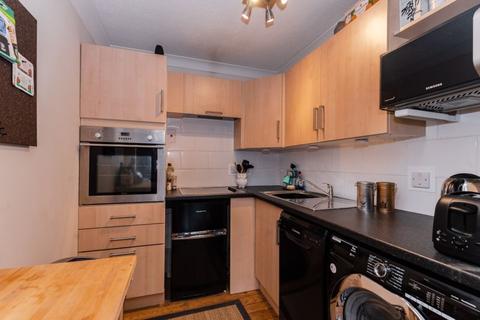 4 Blacksmiths Row, Markyate, St Albans, AL3 8NZ