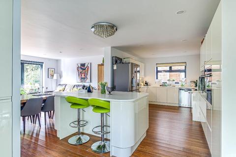 117 Old Farleigh Road, South Croydon, CR2 8QD