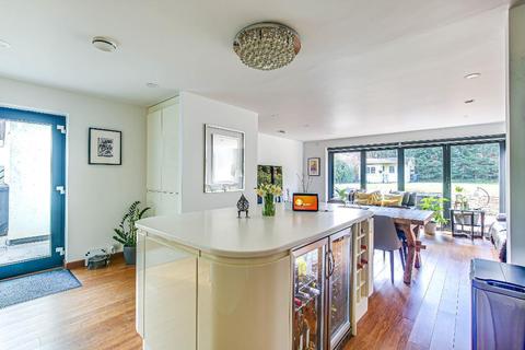 117 Old Farleigh Road, South Croydon, CR2 8QD