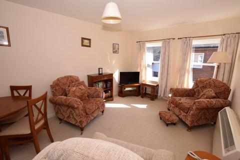1 bedroom retirement property for sale - Central town yet away from traffic noise - Alton, Hampshire