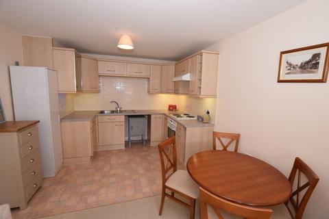 1 bedroom retirement property for sale, Central town yet away from traffic noise - Alton, Hampshire