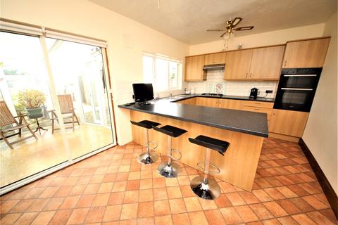 18 Windsor Avenue, Corringham, Stanford-le-hope, SS17 7NU