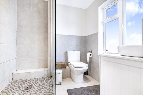 2 Oaks Way, Carshalton, SM5 4NQ