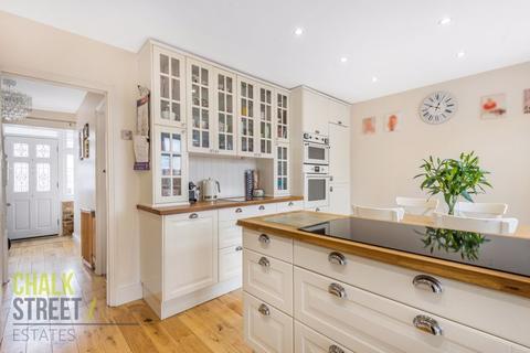 33 Macdonald Avenue, Hornchurch, RM11 2NF