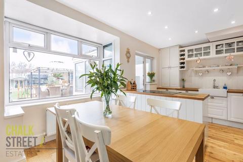 33 Macdonald Avenue, Hornchurch, RM11 2NF