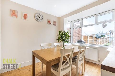 33 Macdonald Avenue, Hornchurch, RM11 2NF
