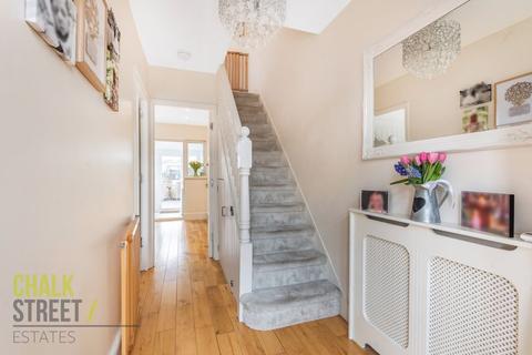 33 Macdonald Avenue, Hornchurch, RM11 2NF