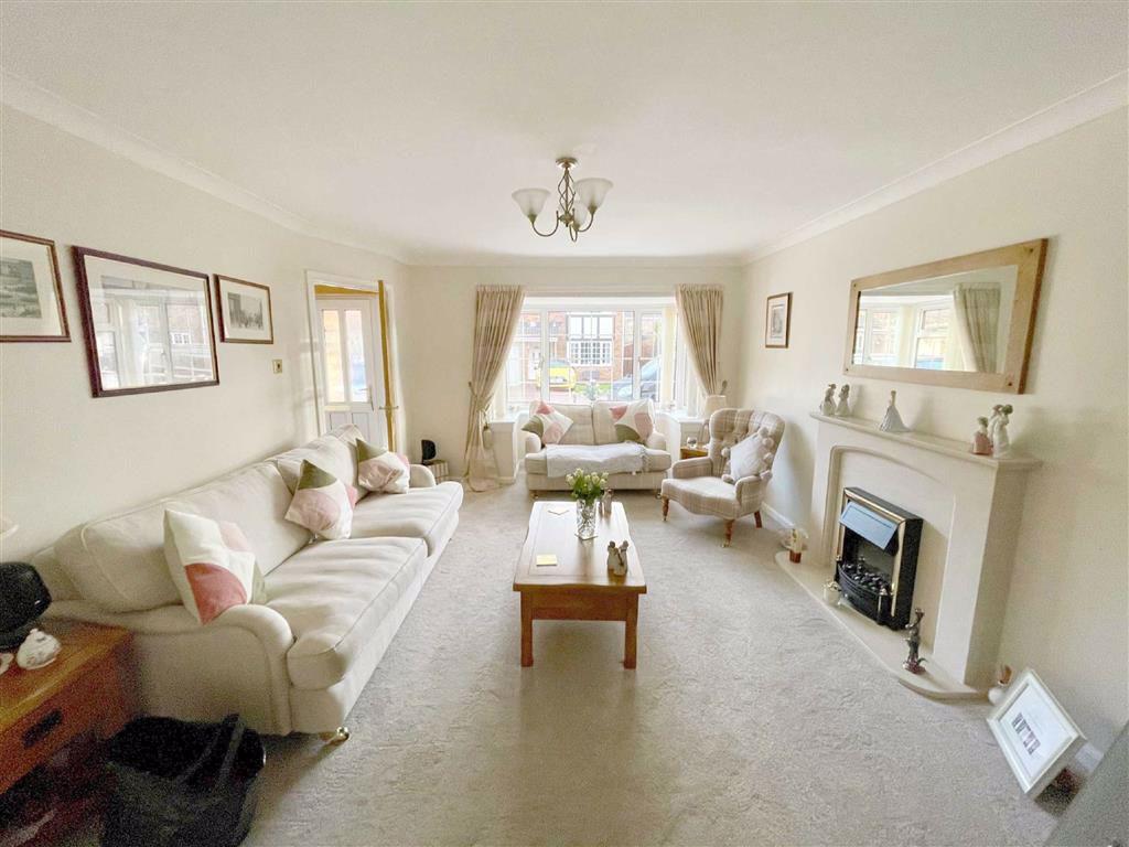 Martin Brae, Livingston 4 bed detached house £235,000
