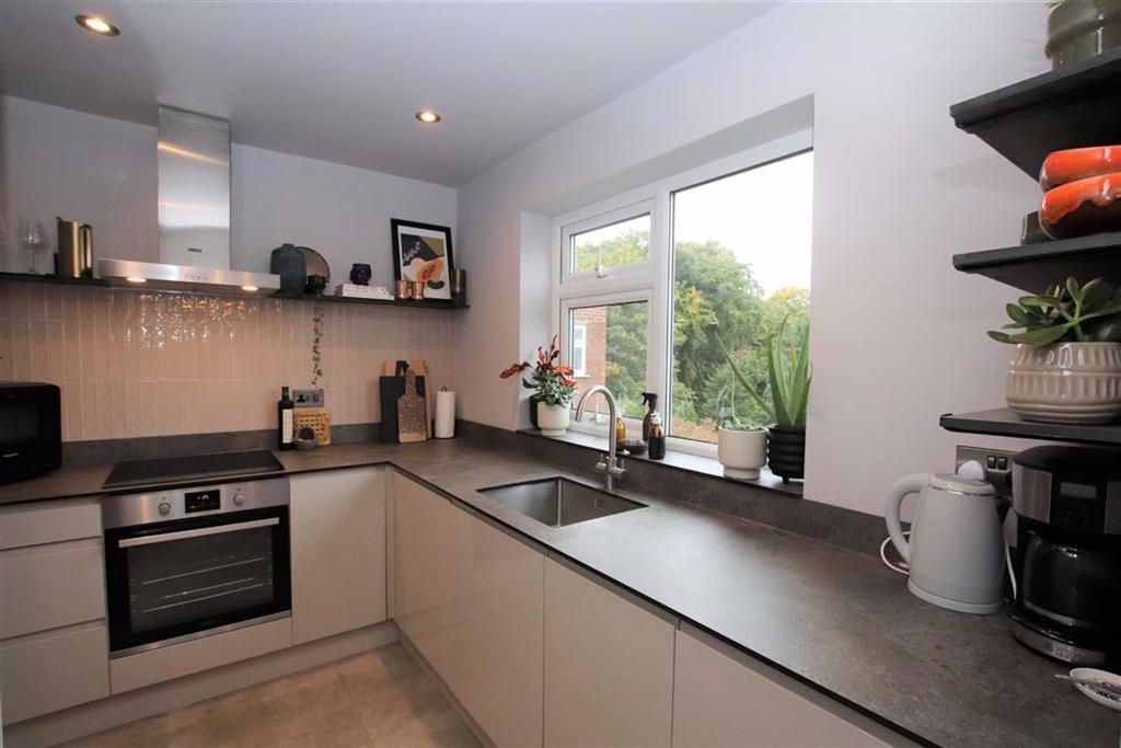Townfield Gardens, Townfield Road, Altrincham 2 bed apartment £210,000