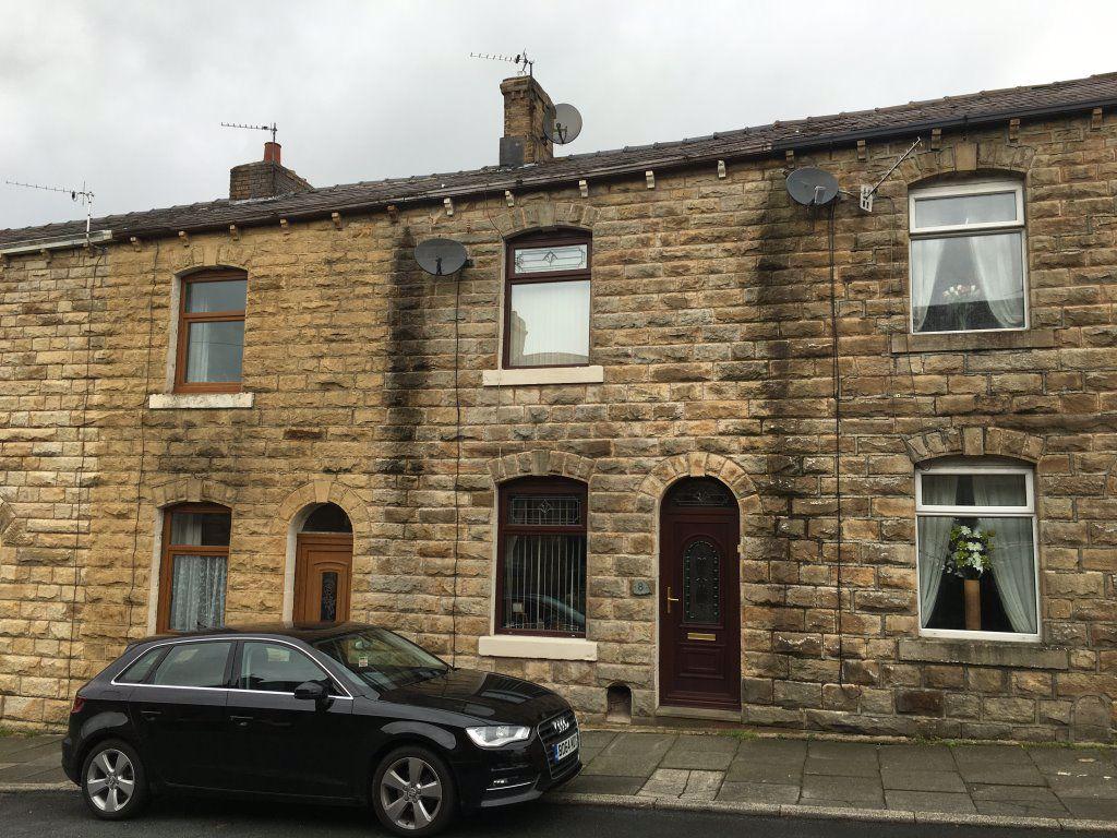 High Street, Oswaldtwistle Accrington 2 bed cottage £495 pcm (£114 pw)
