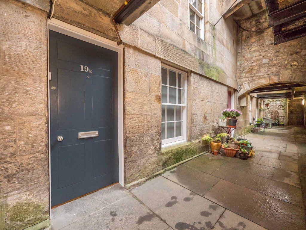 CLARENCE STREET, EDINBURGH, EH3 5AE 1 bed flat £1,095 pcm (£253 pw)
