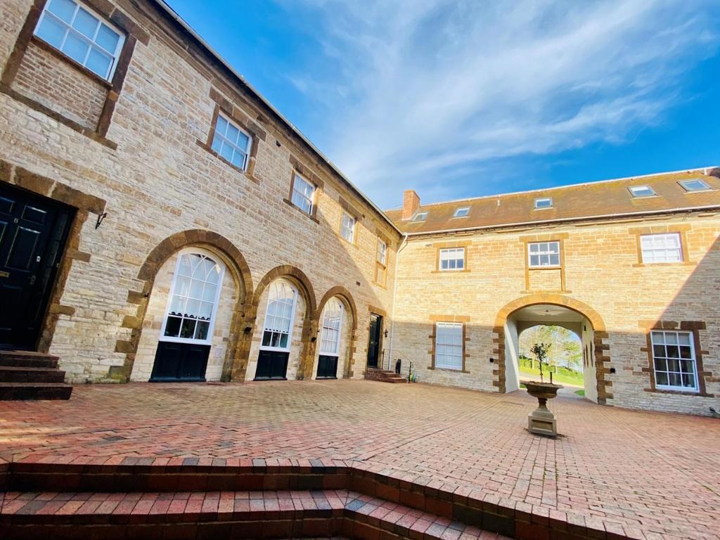 Courtyard.jpg
